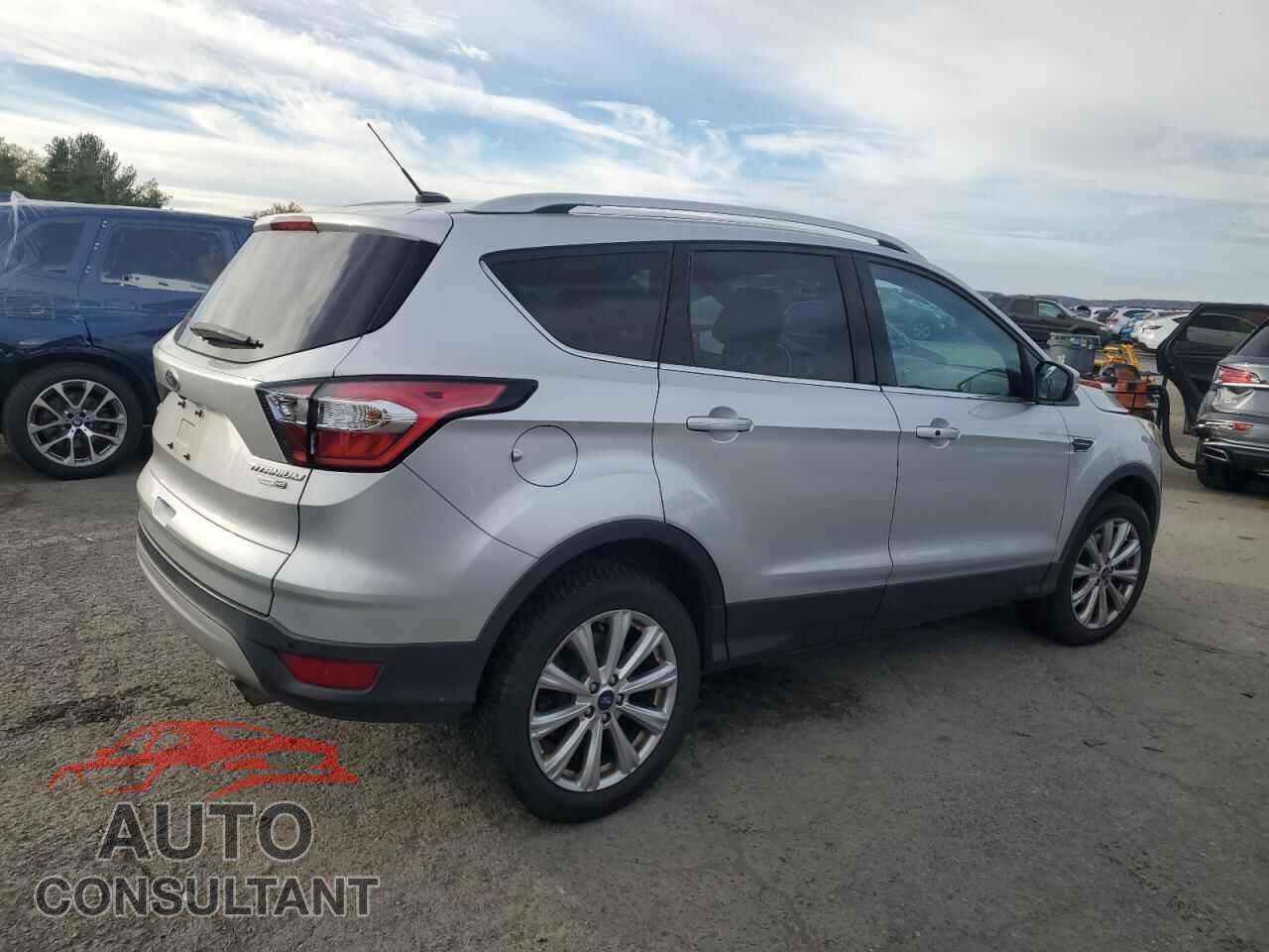 FORD ESCAPE 2017 - 1FMCU9J99HUC92377