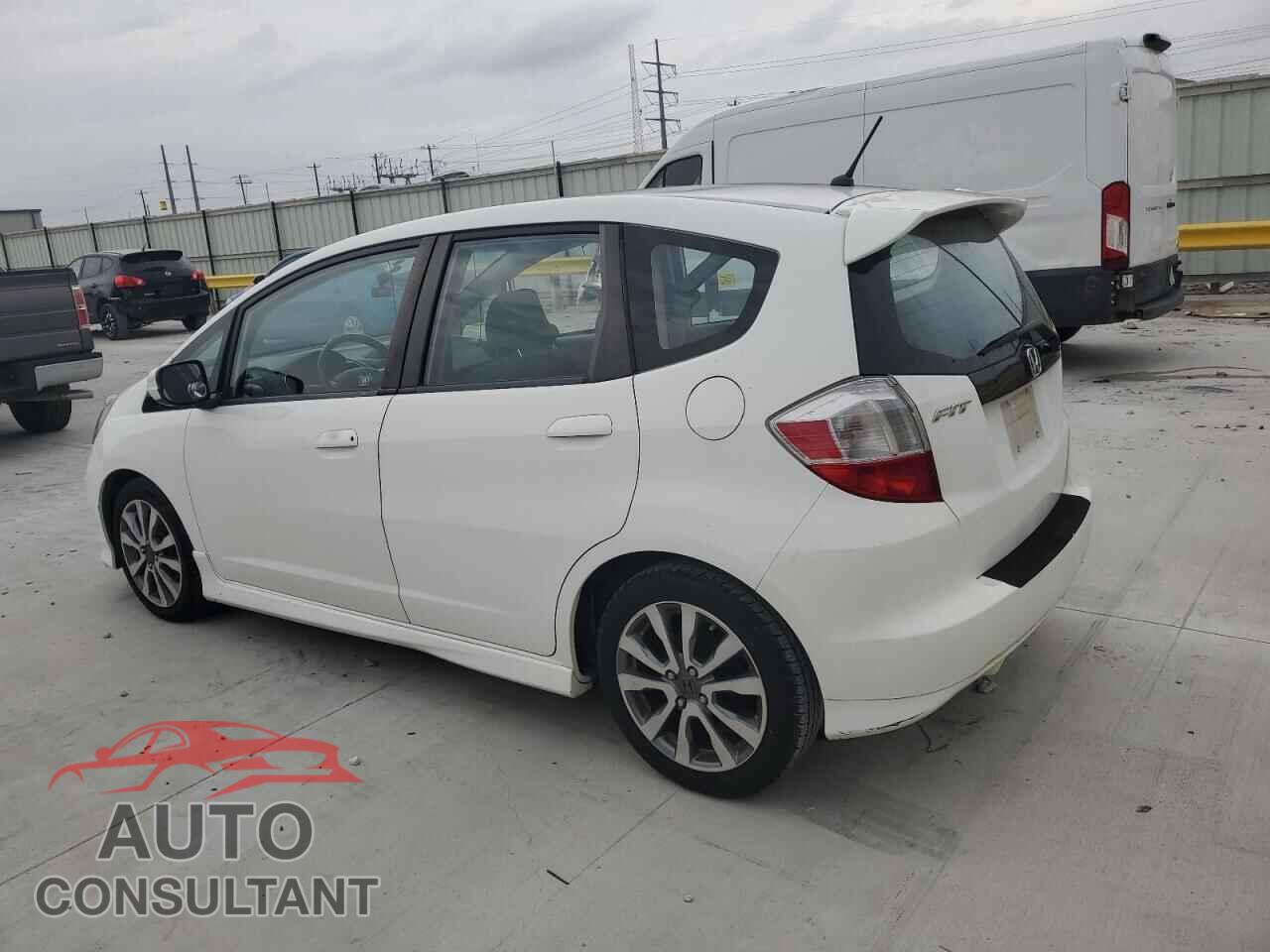HONDA FIT 2013 - JHMGE8H57DC016357