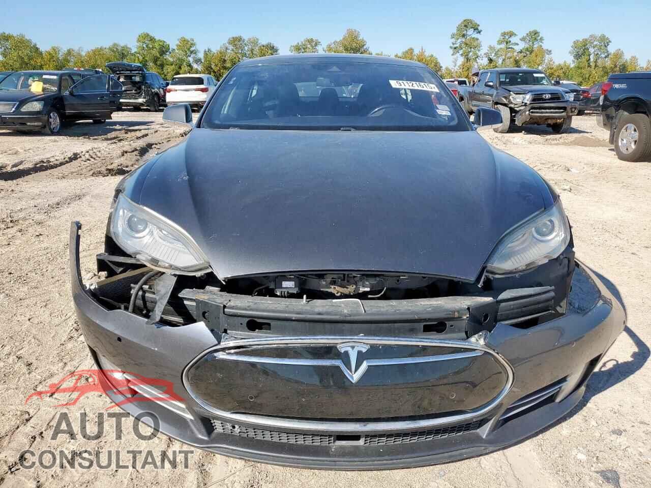TESLA MODEL S 2015 - 5YJSA1E23FF106104