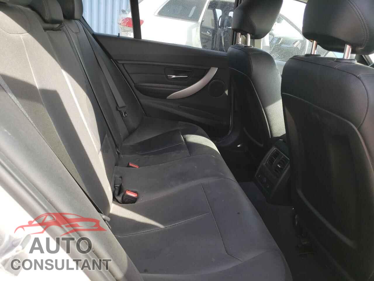 BMW 3 SERIES 2016 - WBA8E5G52GNU20453