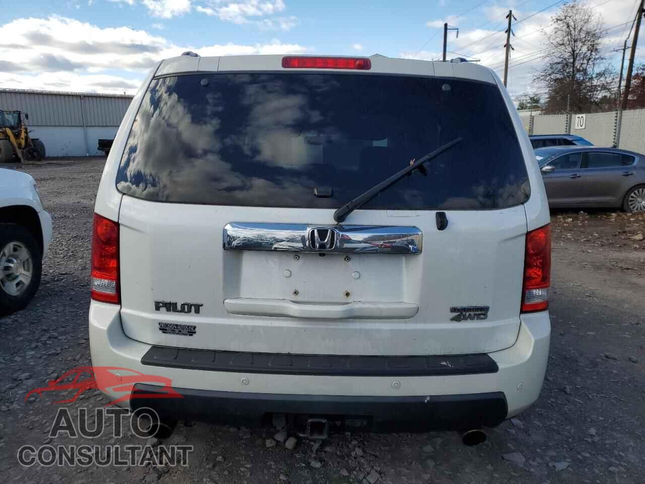 HONDA PILOT 2011 - 5FNYF4H96BB003484