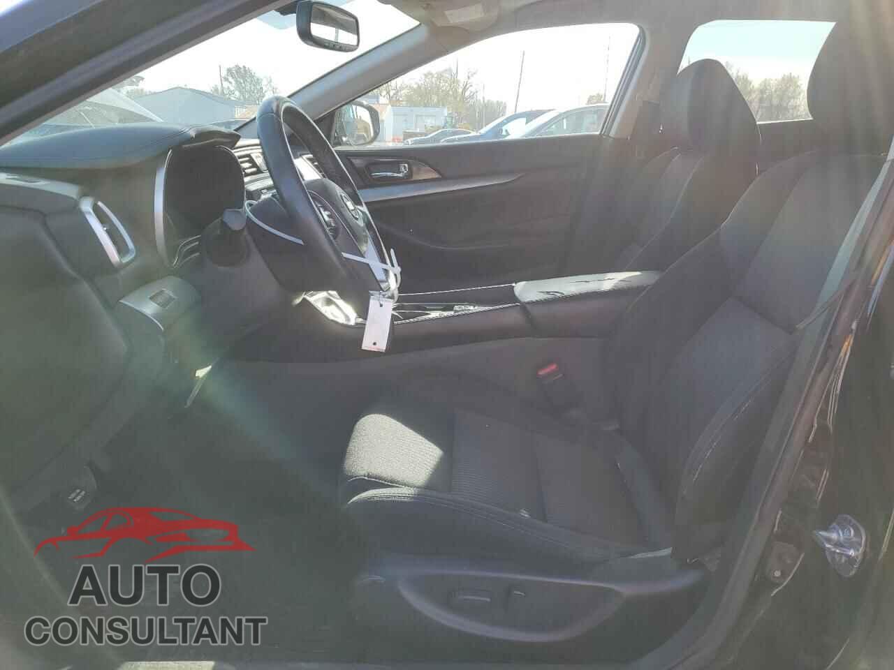 NISSAN MAXIMA 2017 - 1N4AA6AP1HC447761