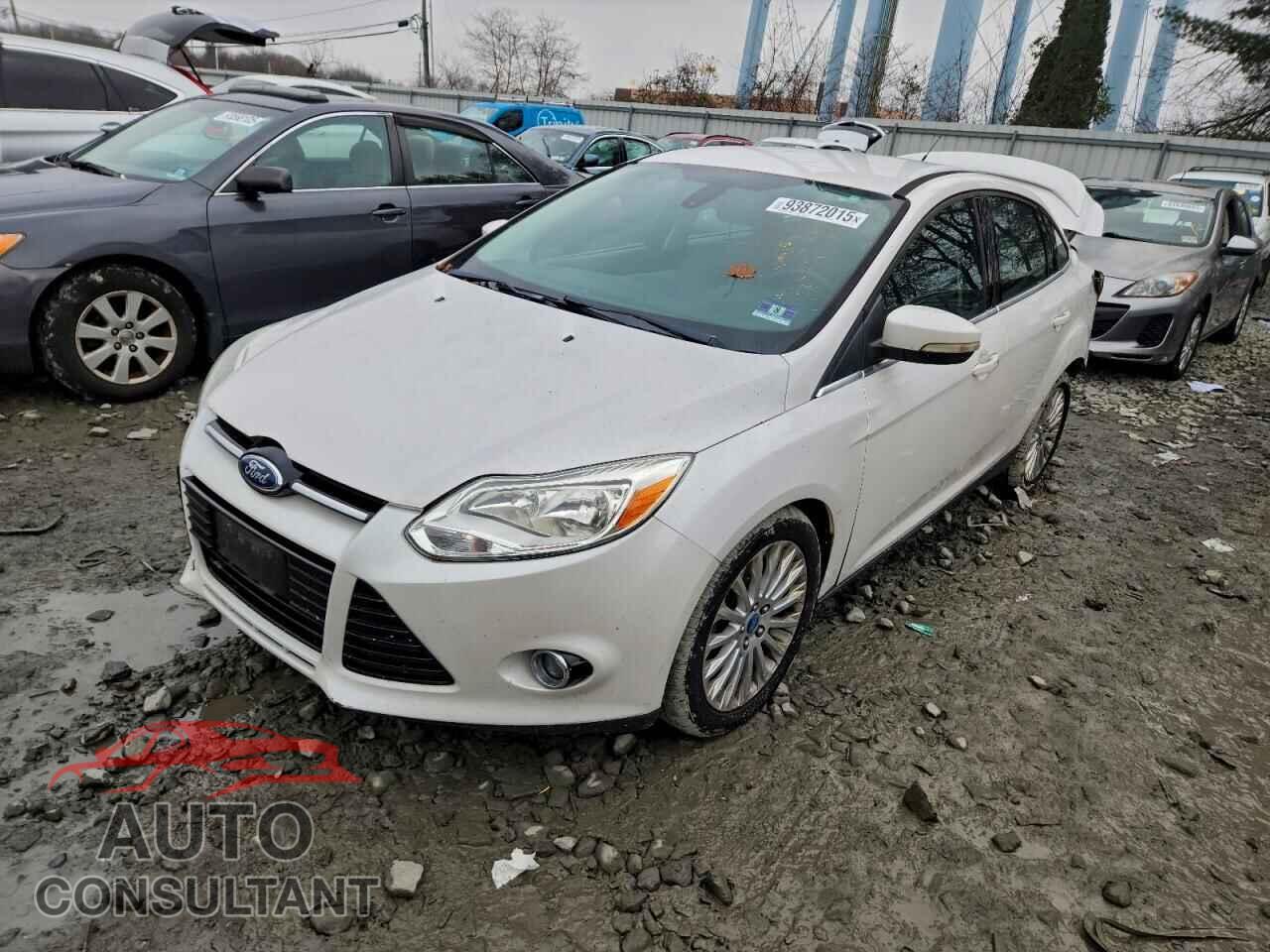 FORD FOCUS 2012 - 1FAHP3J28CL187366