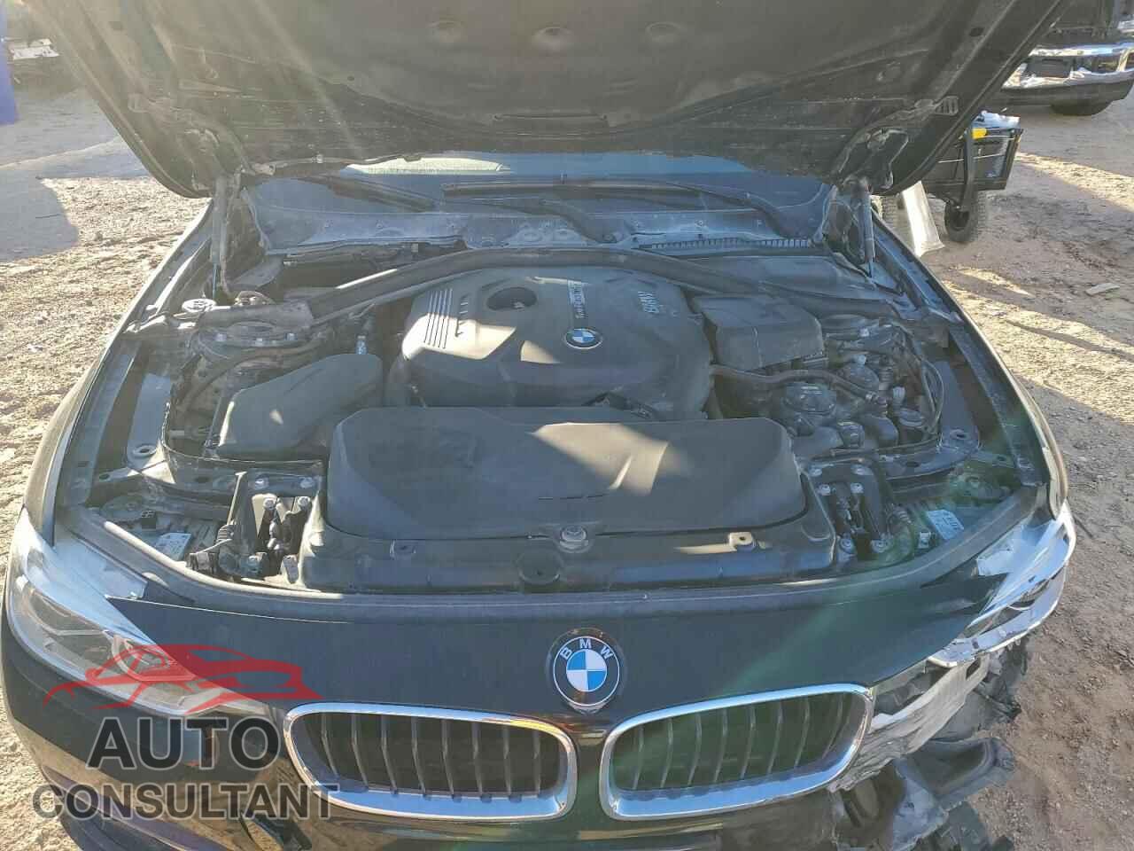 BMW 3 SERIES 2018 - WBA8B9C54JAE22017