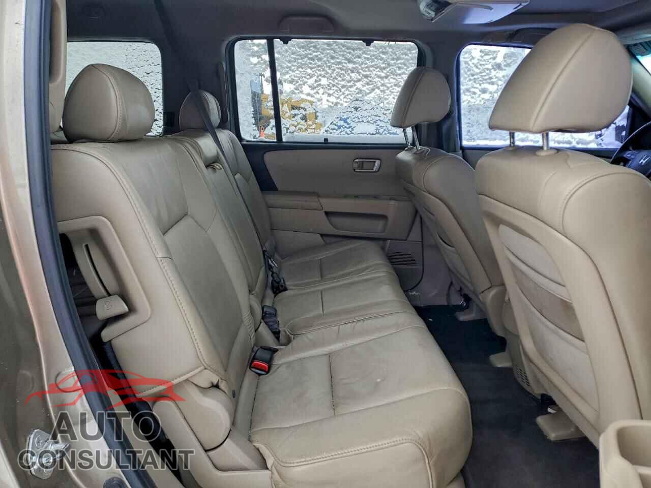 HONDA PILOT 2010 - 5FNYF3H85AB014105