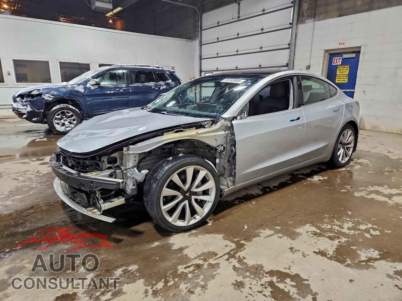 TESLA MODEL 3 2018 - 5YJ3E1EB0JF087657