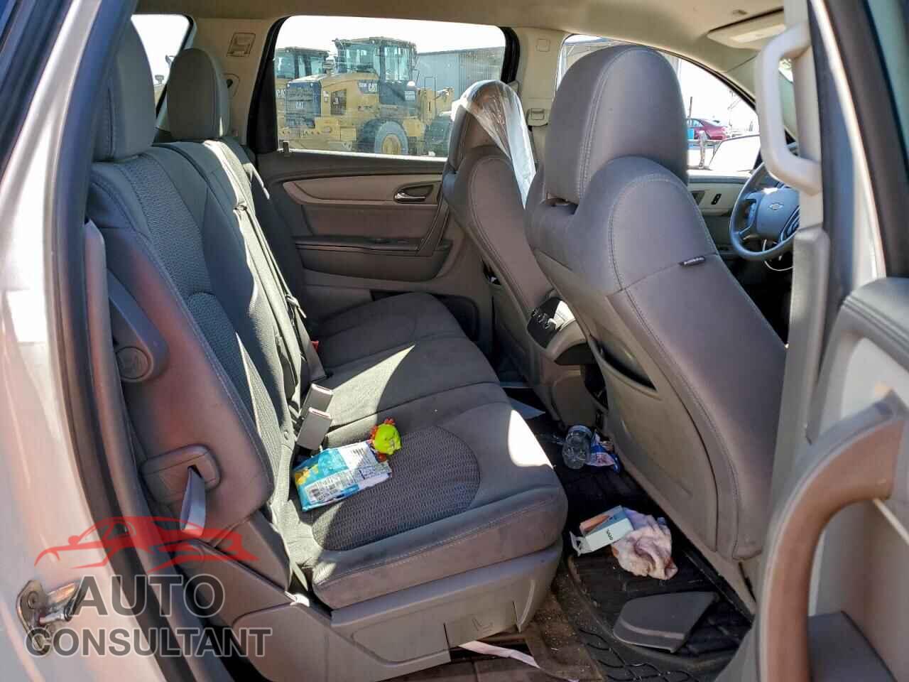CHEVROLET TRAVERSE 2015 - 1GNKRFED9FJ228666
