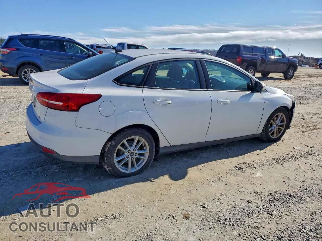 FORD FOCUS 2015 - 1FADP3F29FL233668
