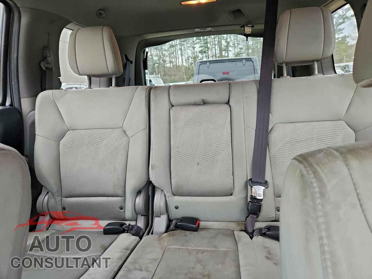 HONDA PILOT 2015 - 5FNYF3H20FB021630