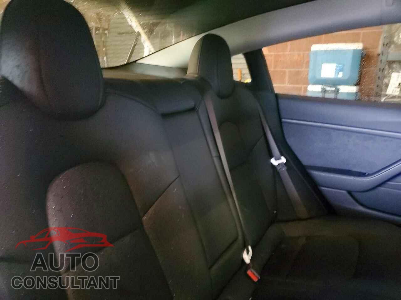 TESLA MODEL 3 2018 - 5YJ3E1EA1JF012375