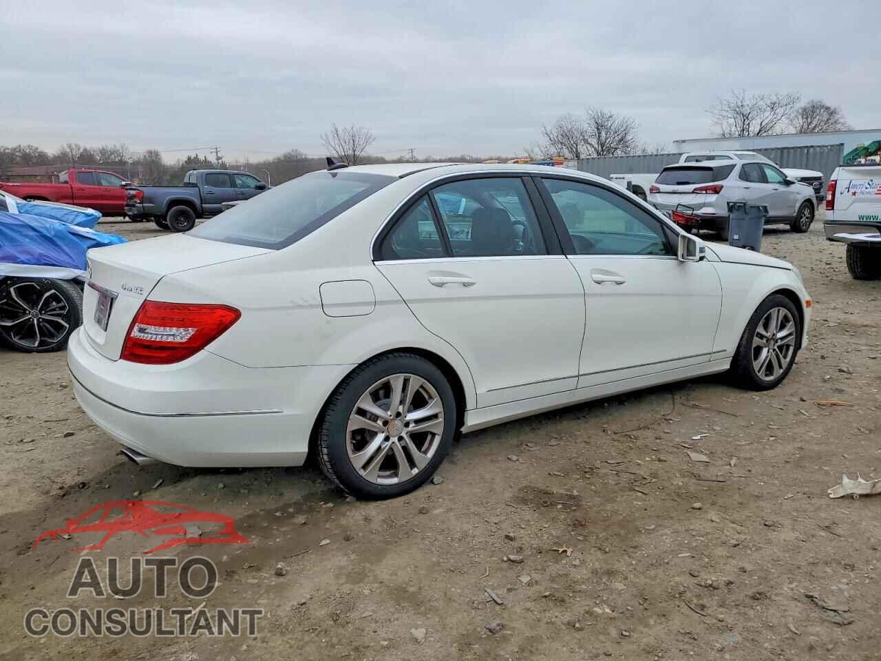 MERCEDES-BENZ C-CLASS 2012 - WDDGF8BB2CA633114