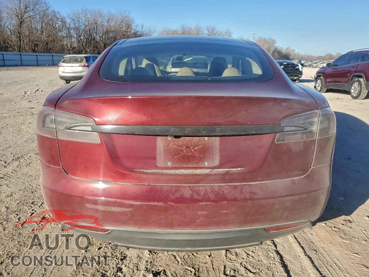 TESLA MODEL S 2012 - 5YJSA1DP7CFS00799