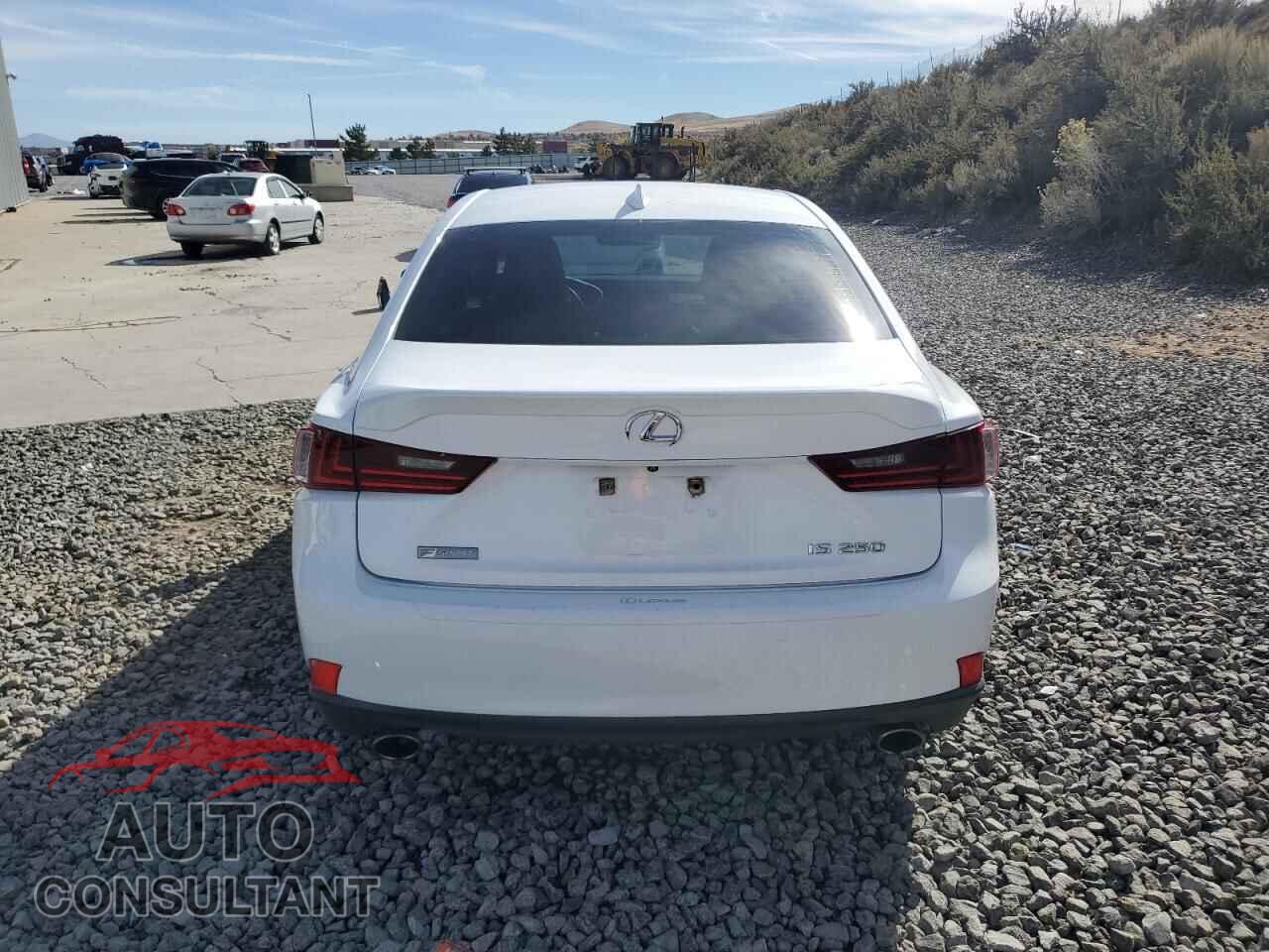 LEXUS IS 2015 - JTHBF1D21F5045807