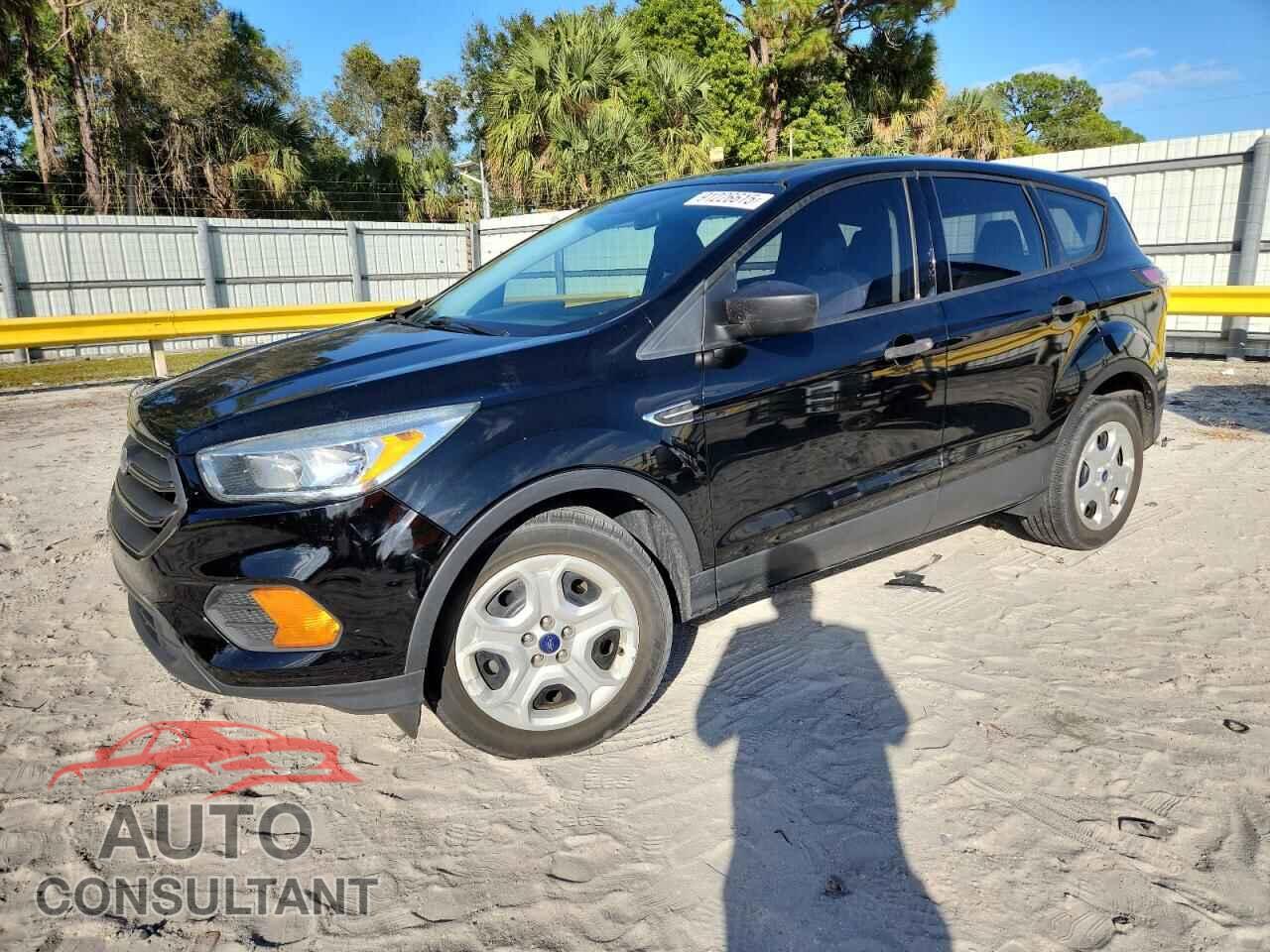 FORD ESCAPE 2017 - 1FMCU0F74HUB40087
