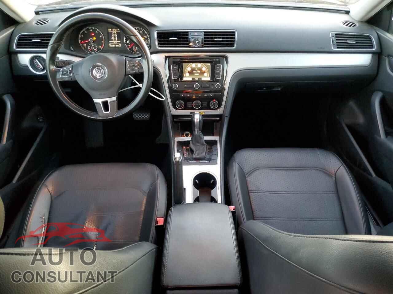 VOLKSWAGEN PASSAT 2013 - 1VWBP7A36DC045399