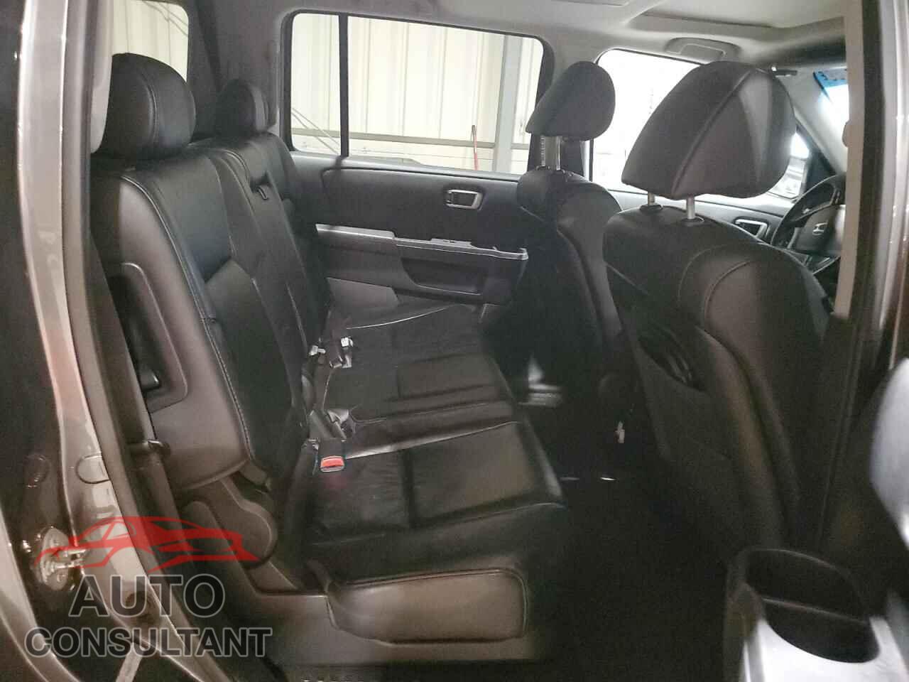 HONDA PILOT 2011 - 5FNYF4H66BB004401