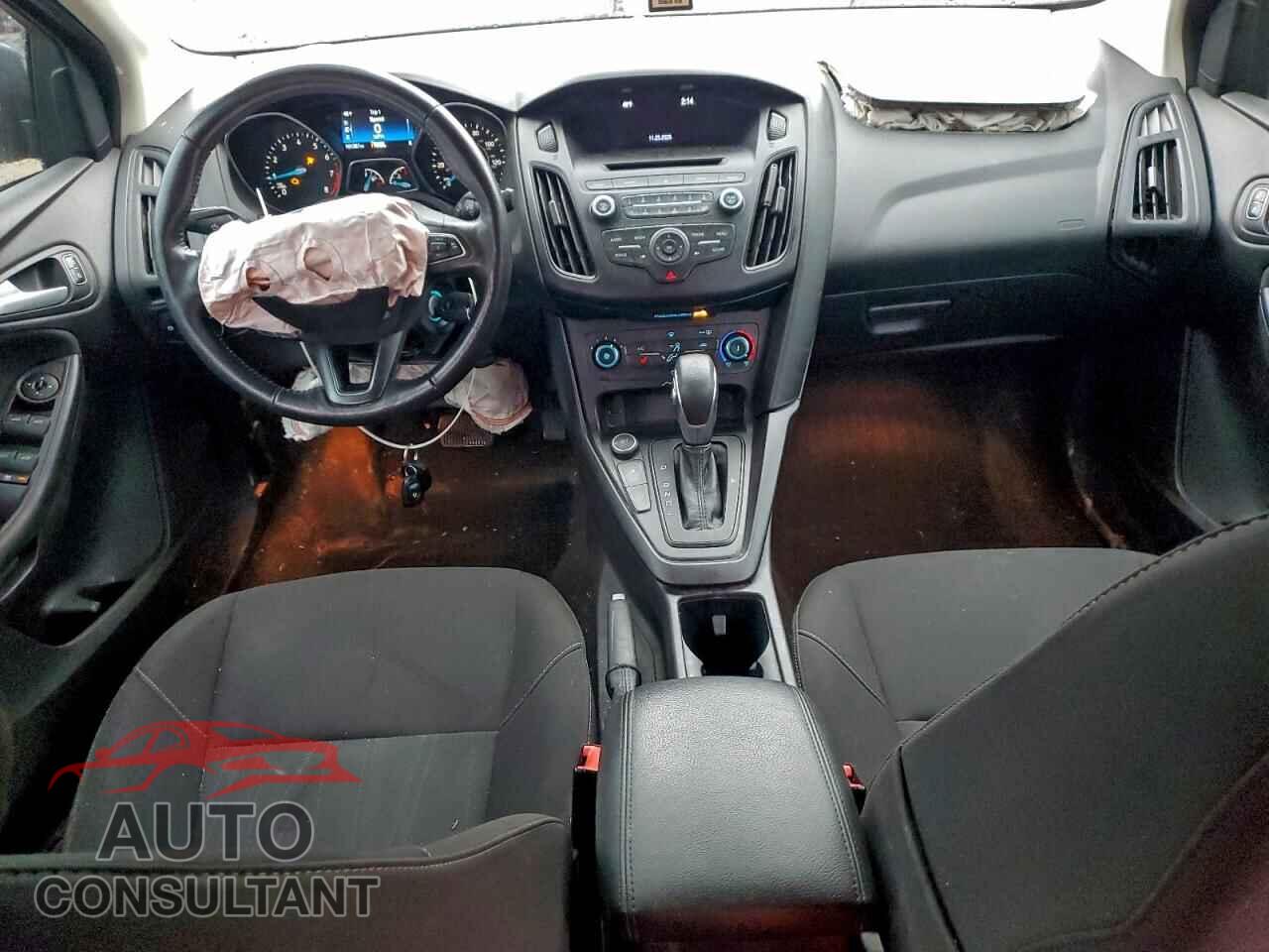 FORD FOCUS 2017 - 1FADP3F28HL229436