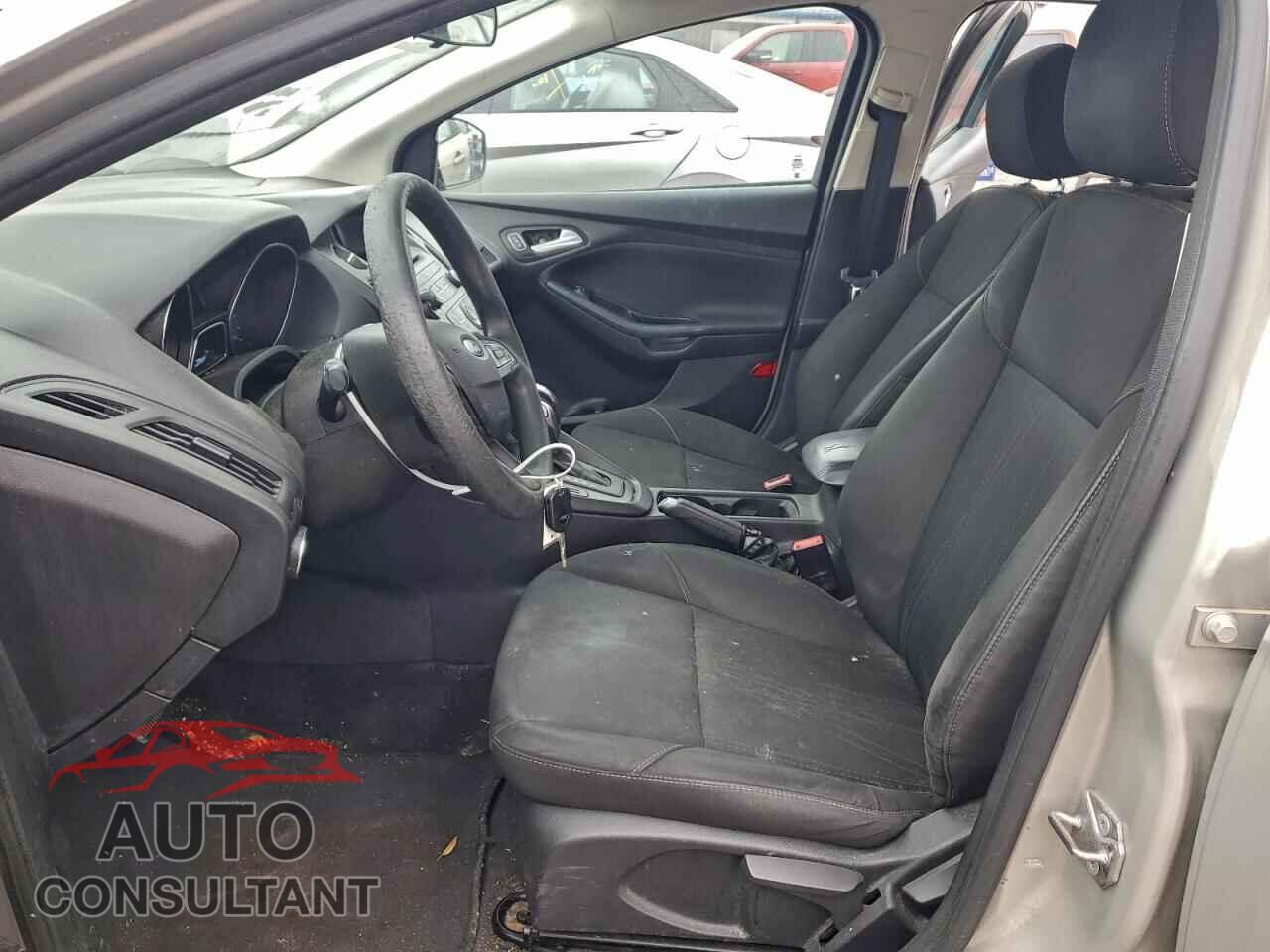 FORD FOCUS 2015 - 1FADP3K22FL201814