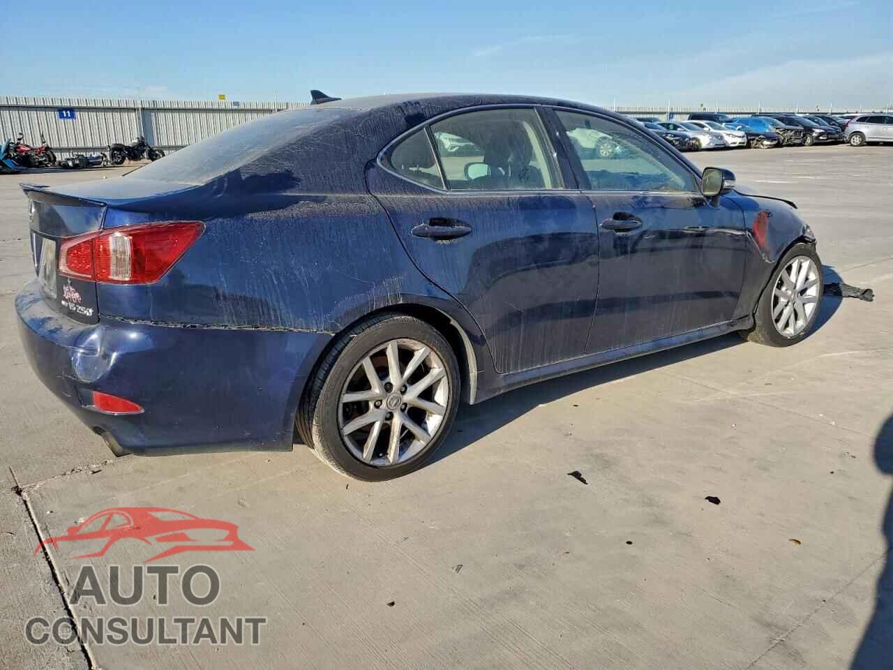 LEXUS IS 2011 - JTHCF5C21B5047239