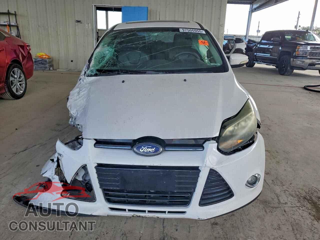 FORD FOCUS 2014 - 1FADP3N25EL448156