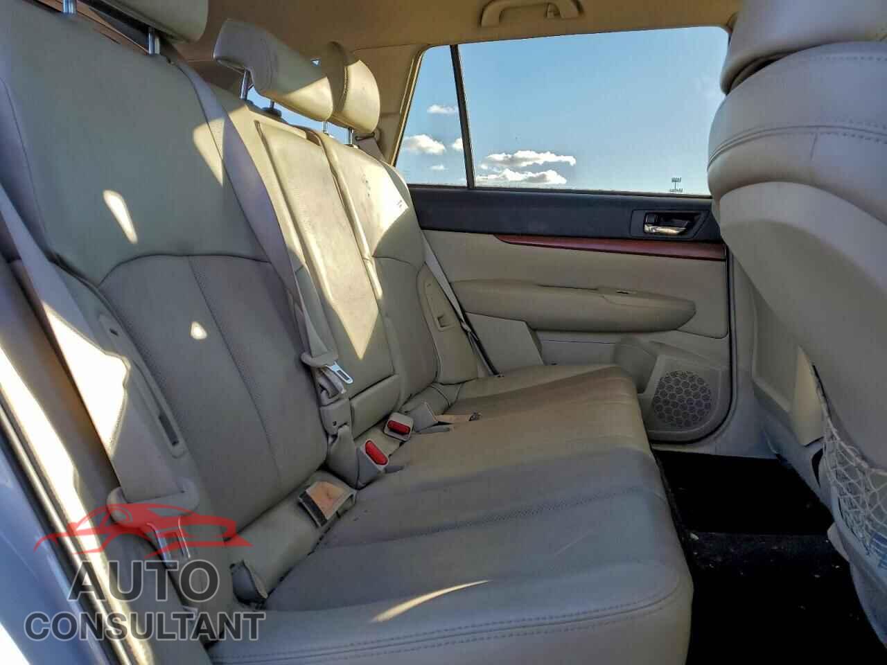 SUBARU OUTBACK 2014 - 4S4BRBLC8E3326646