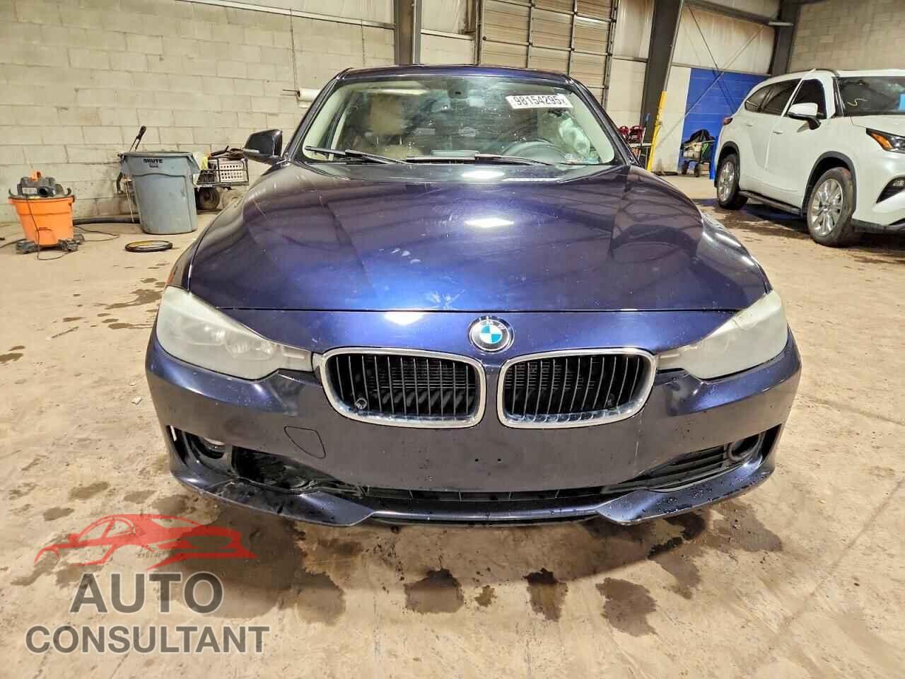 BMW 320 2014 - WBA3C3C54EF983778