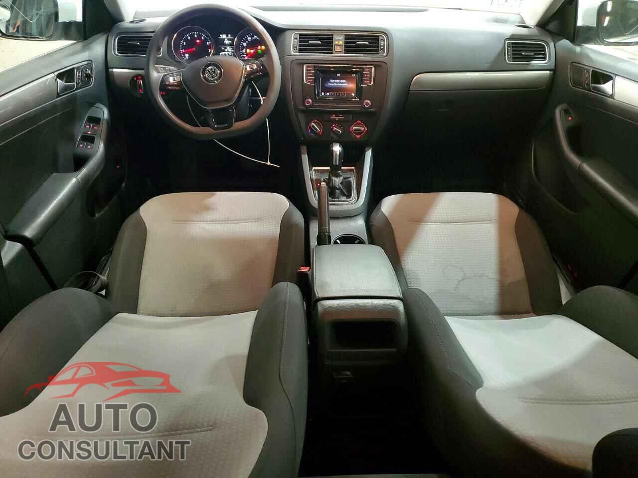 VOLKSWAGEN JETTA 2017 - 3VW2B7AJ2HM240577