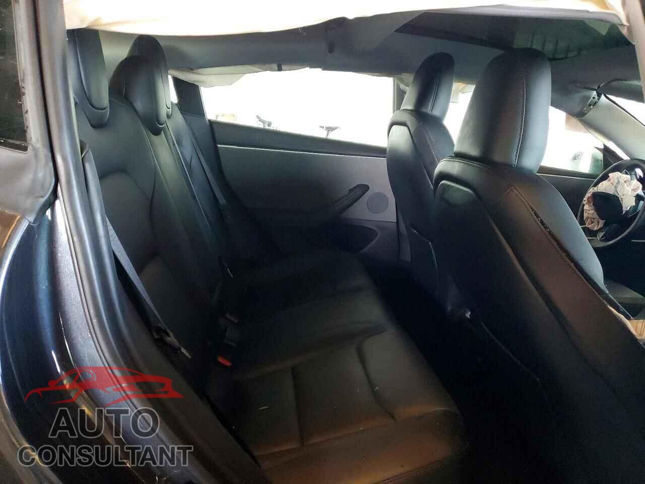 TESLA MODEL 3 2024 - 5YJ3E1EA5RF722603