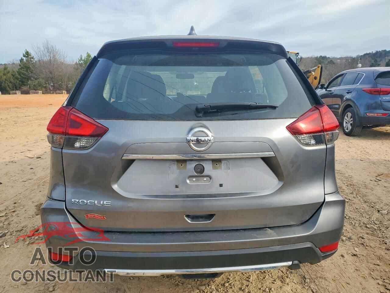 NISSAN ROGUE 2017 - KNMAT2MT8HP532174