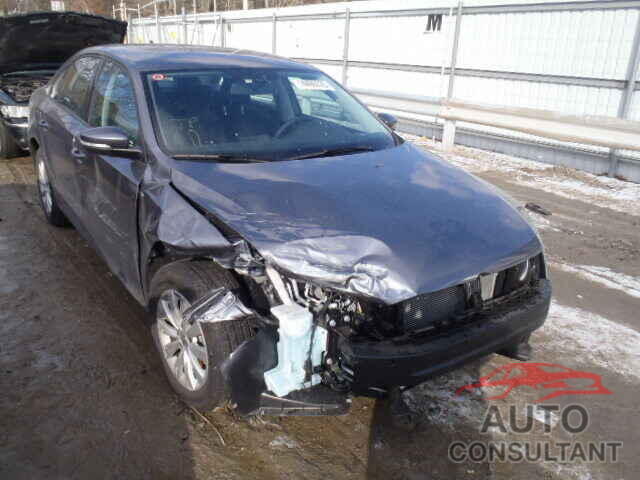 VOLKSWAGEN PASSAT 2015 - 1VWAT7A30FC028950