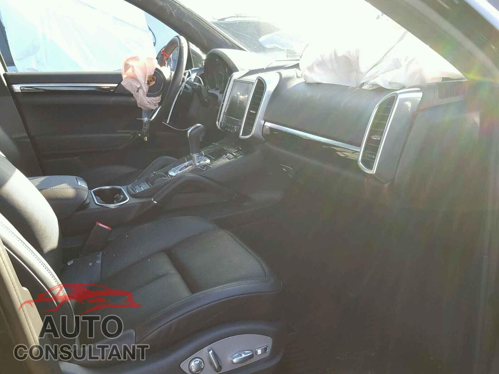 PORSCHE CAYENNE 2017 - WP1AA2A20HKA80444