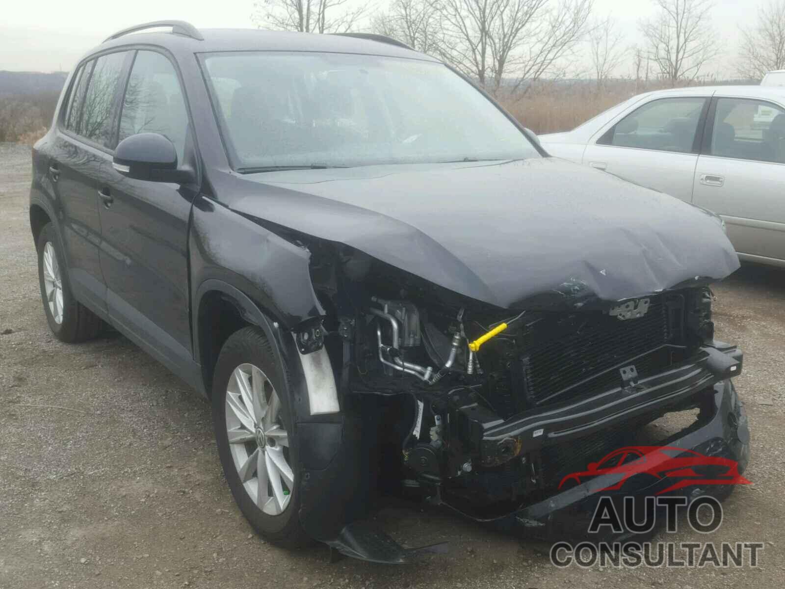 VOLKSWAGEN TIGUAN 2017 - WVGAV7AX9HK045914