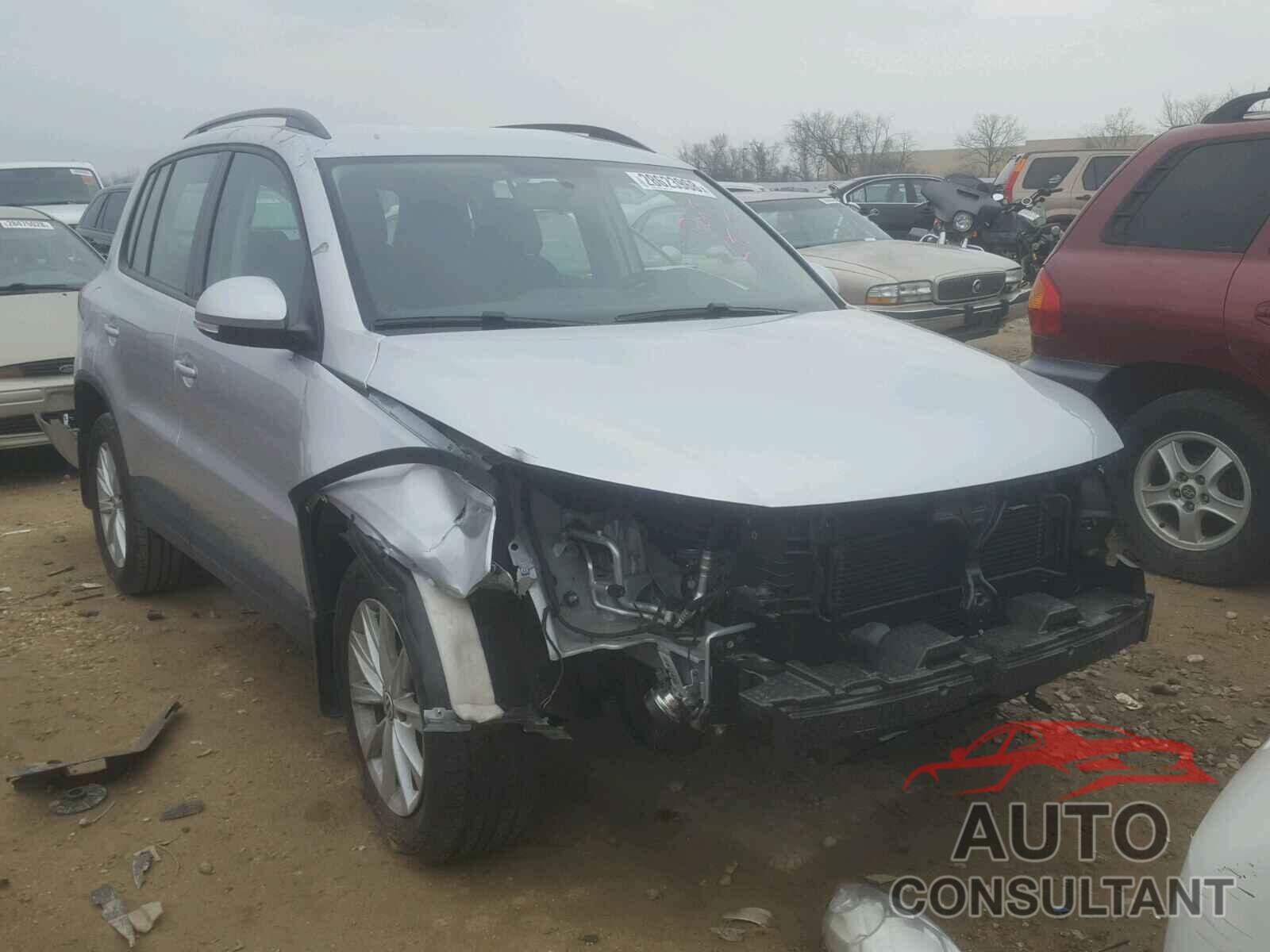 VOLKSWAGEN TIGUAN 2017 - WVGBV7AX6HK043283