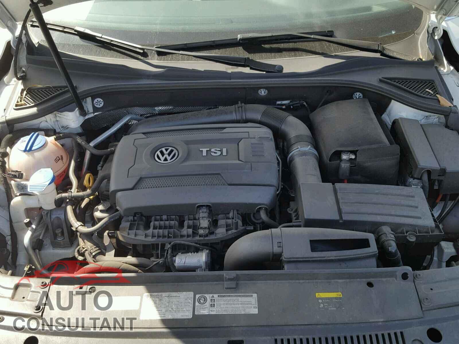 VOLKSWAGEN PASSAT 2015 - 1VWAT7A33FC102877