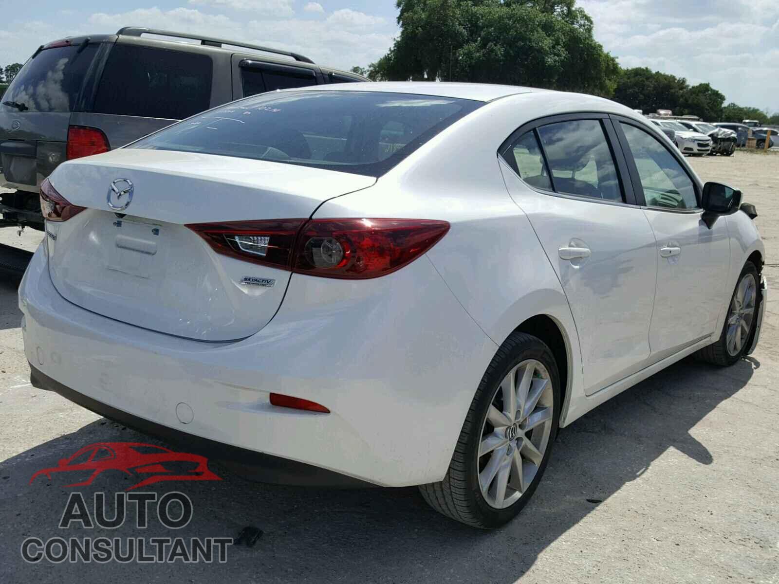 MAZDA 3 2017 - 3MZBN1V79HM124330