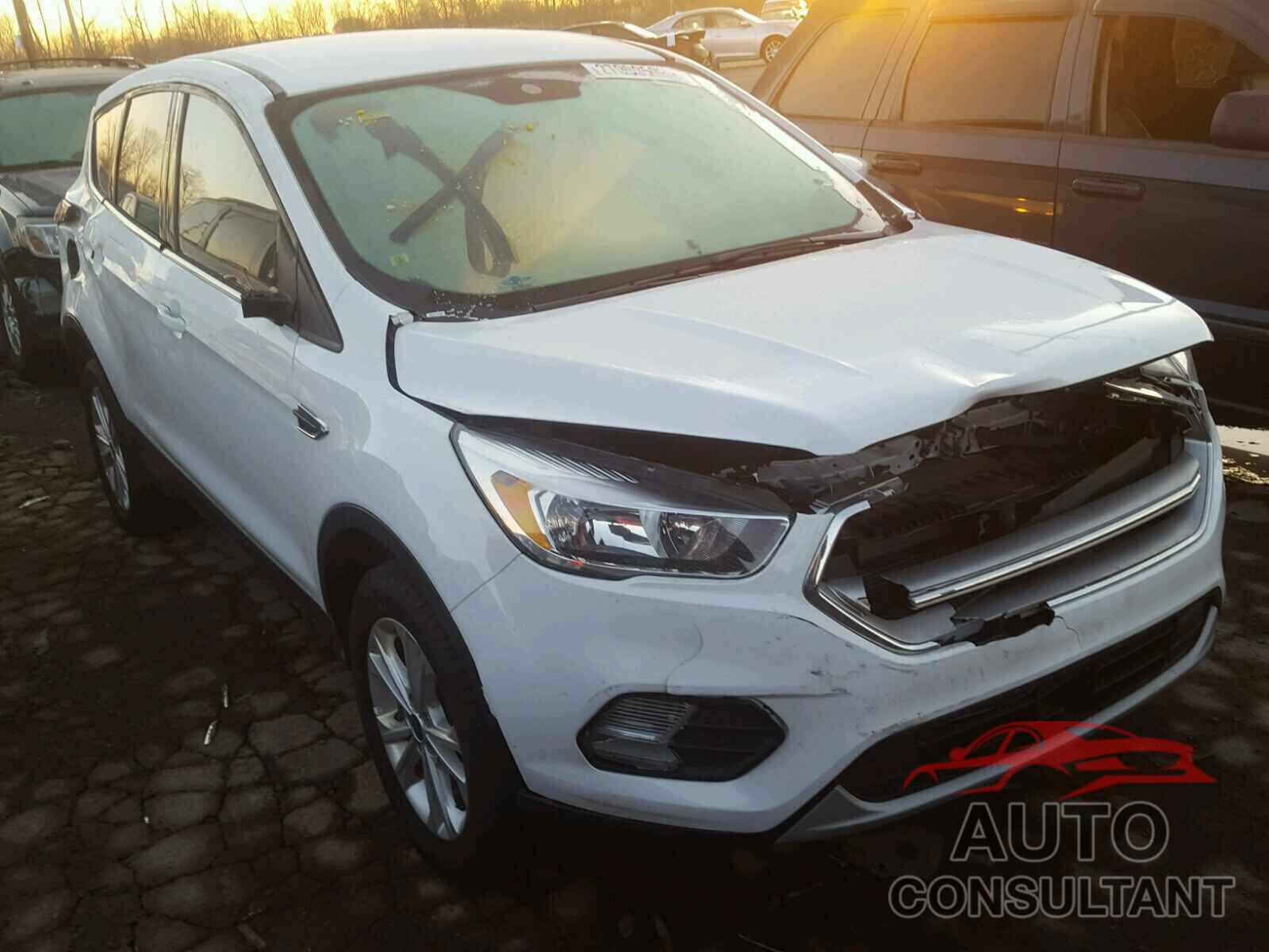 FORD ESCAPE 2017 - 1FMCU9GD3HUE24562