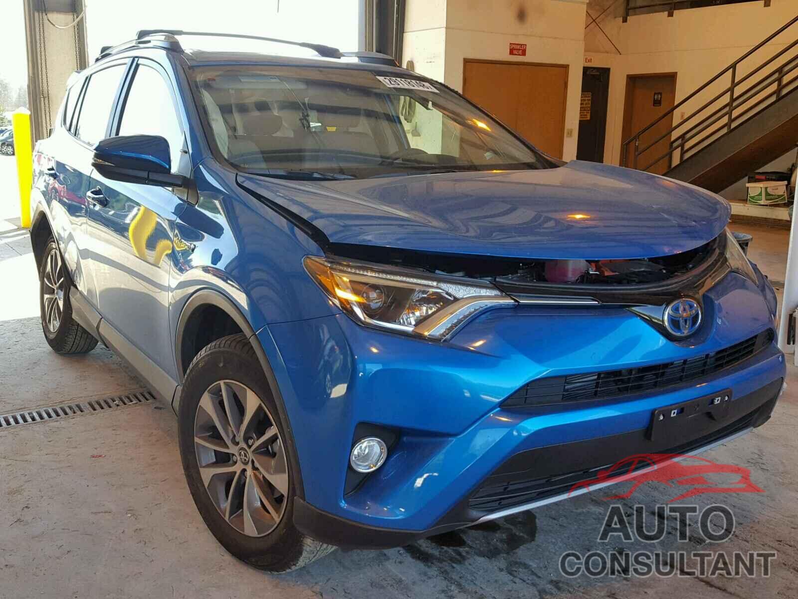 TOYOTA RAV4 2017 - JTMRJREV2HD087708