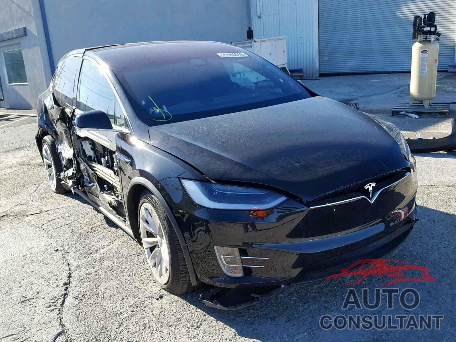 TESLA MODEL X 2018 - 5YJXCAE20JF090551