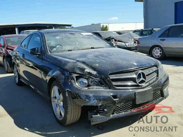 MERCEDES-BENZ C250 2015 - WDDGJ4HB2FG409499