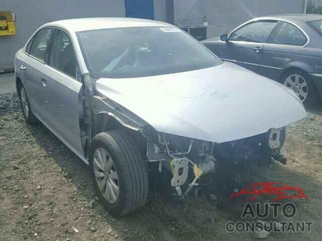 VOLKSWAGEN PASSAT 2015 - 1VWAT7A30FC062922