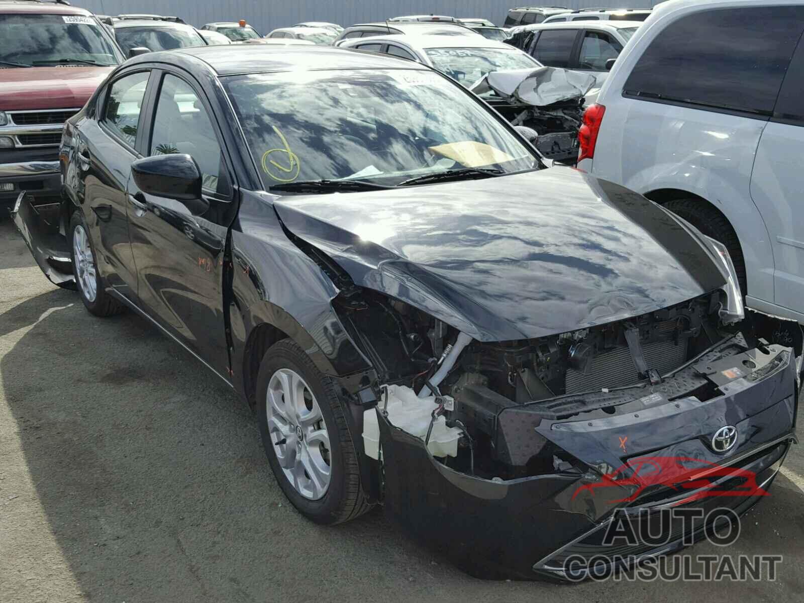 TOYOTA YARIS 2017 - 3MYDLBYV7HY178818