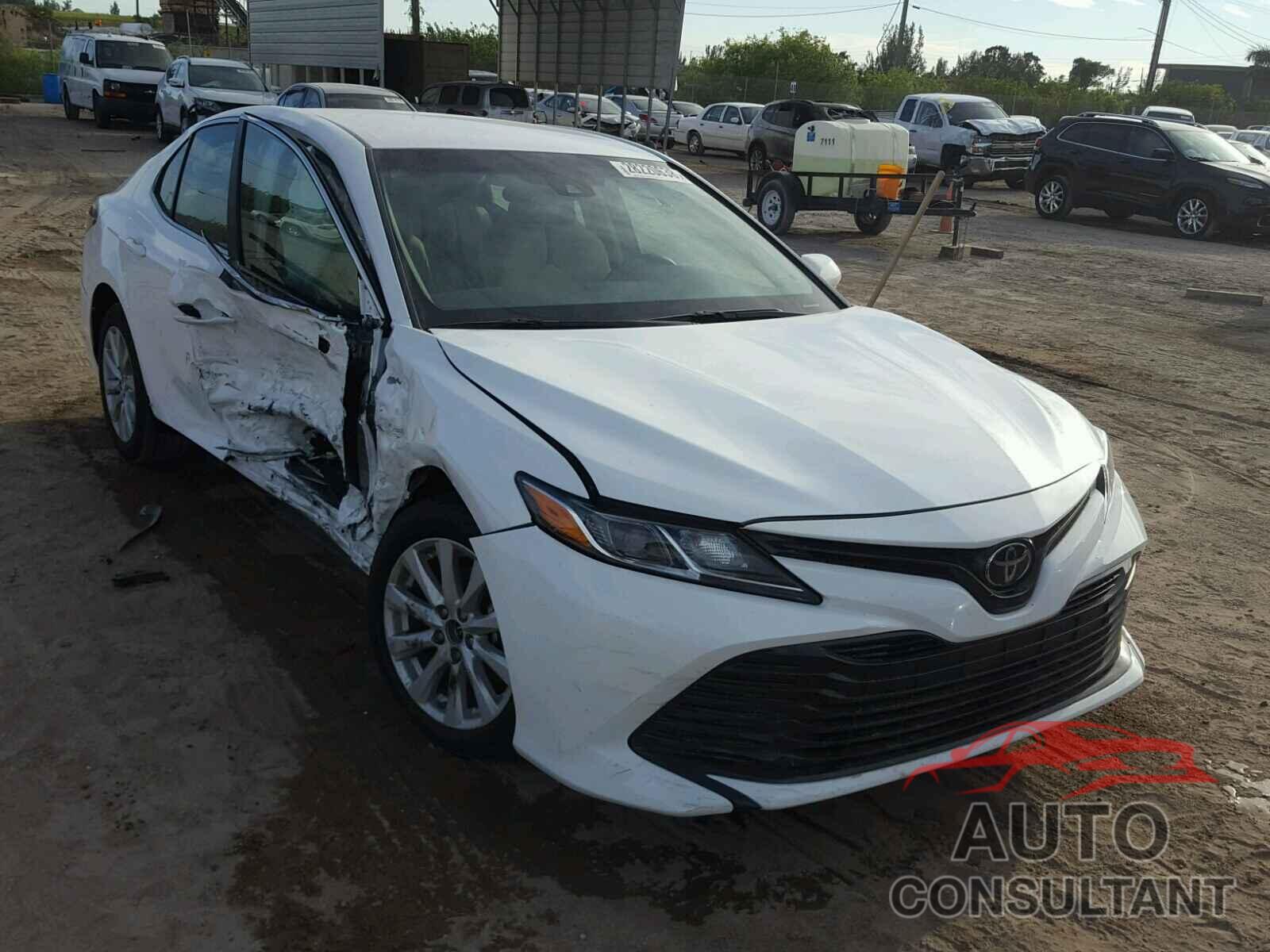 TOYOTA CAMRY 2018 - 4T1B11HK2JU573117