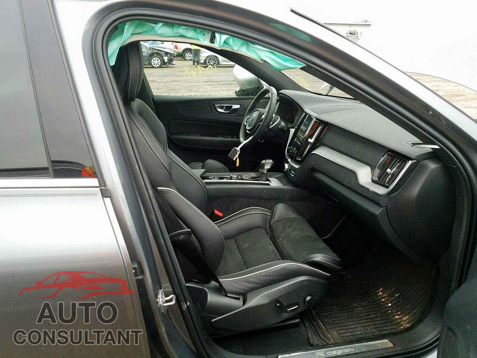 VOLVO XC60 2019 - LYVA22RM3KB229603