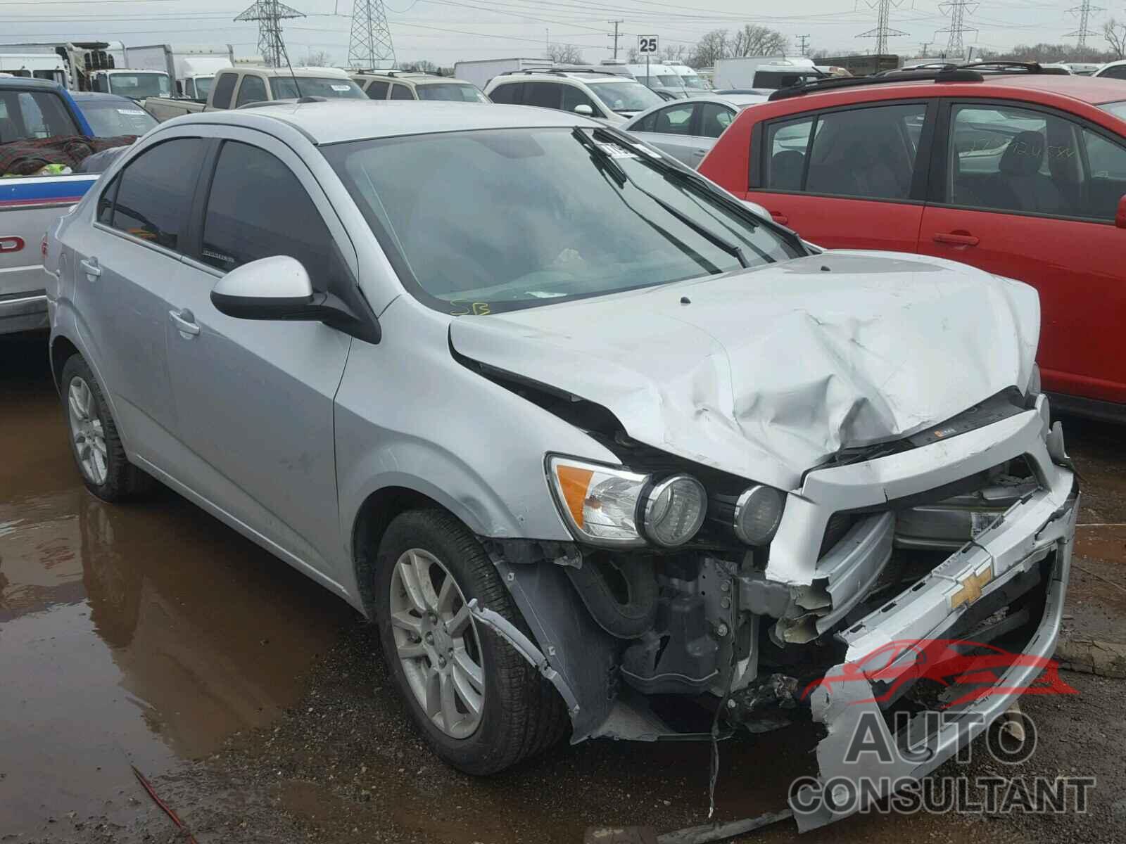 CHEVROLET SONIC 2015 - 1G1JC5SH8F4169768