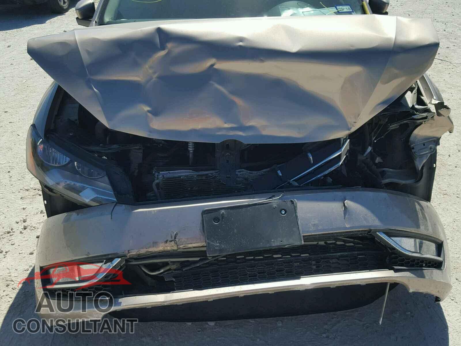 VOLKSWAGEN PASSAT 2015 - 1VWCV7A35FC086443