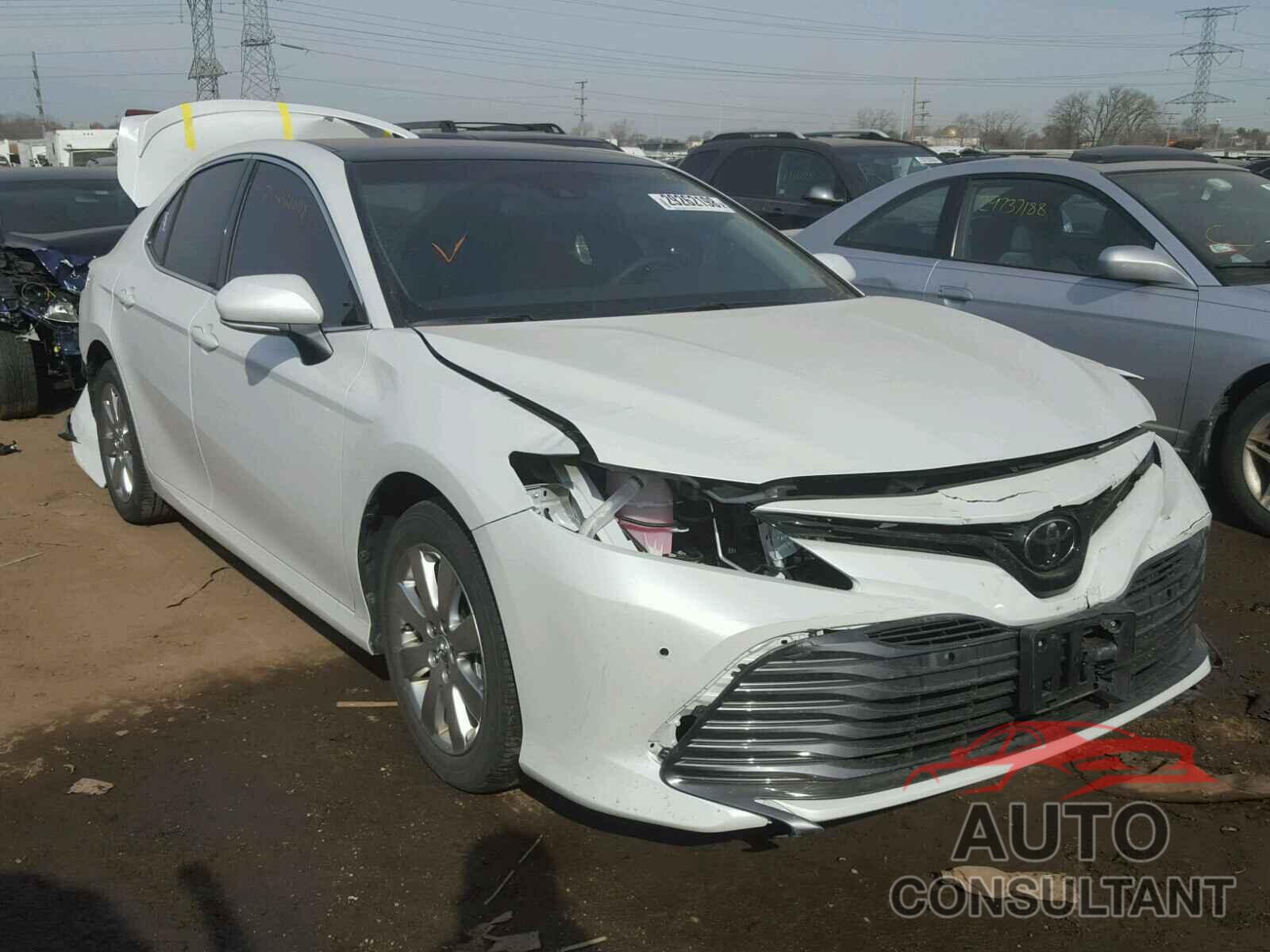 TOYOTA CAMRY 2018 - 4T1B11HK7JU057979