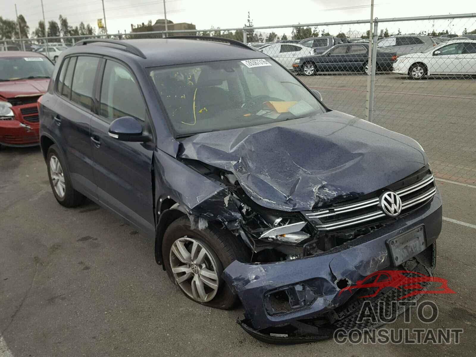 VOLKSWAGEN TIGUAN 2016 - WVGAV7AX3GW588117