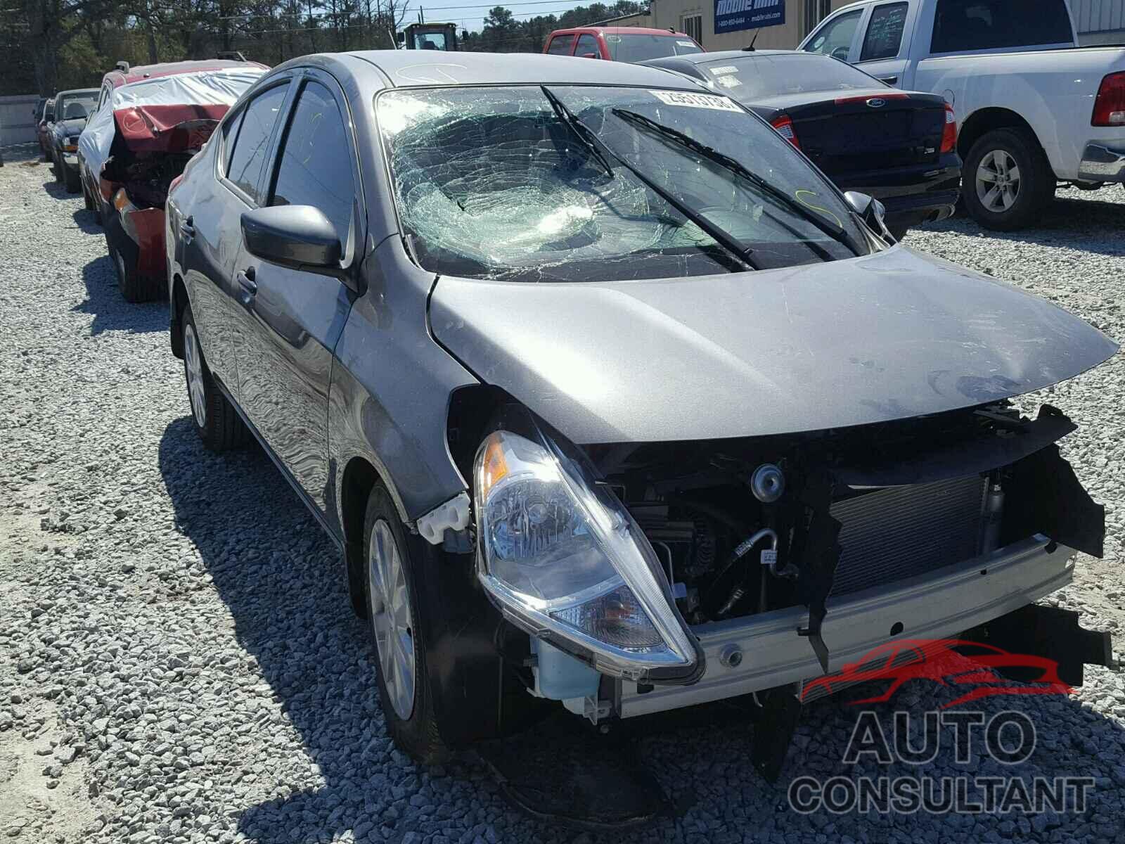 NISSAN VERSA 2018 - 3N1CN7AP8JL815413