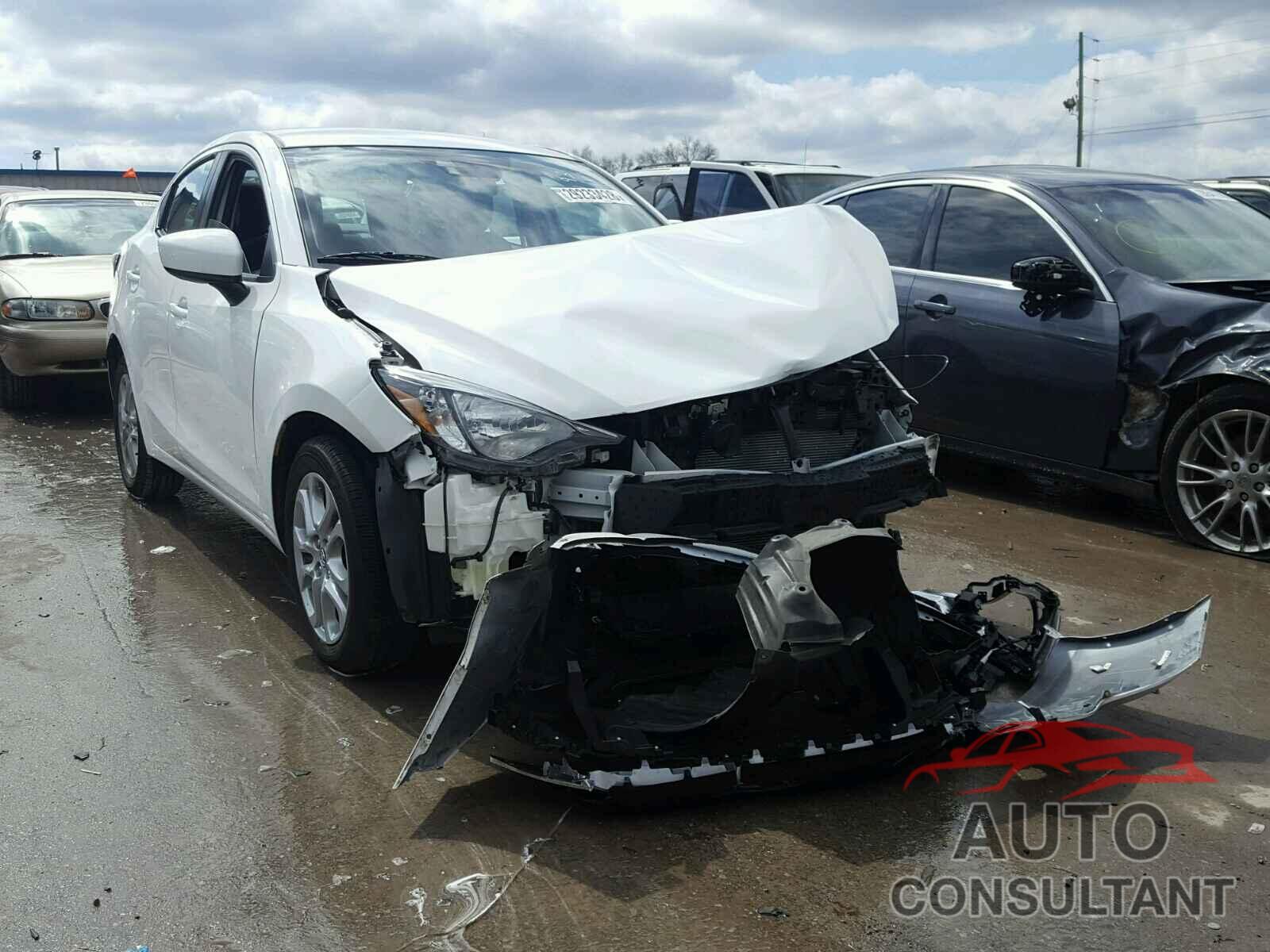 TOYOTA YARIS 2017 - 3MYDLBYV9HY179193