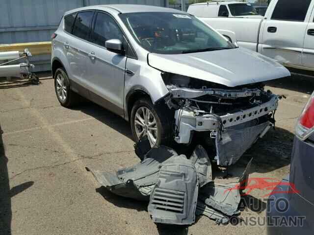 FORD ESCAPE 2017 - 1FMCU0G96HUC11404